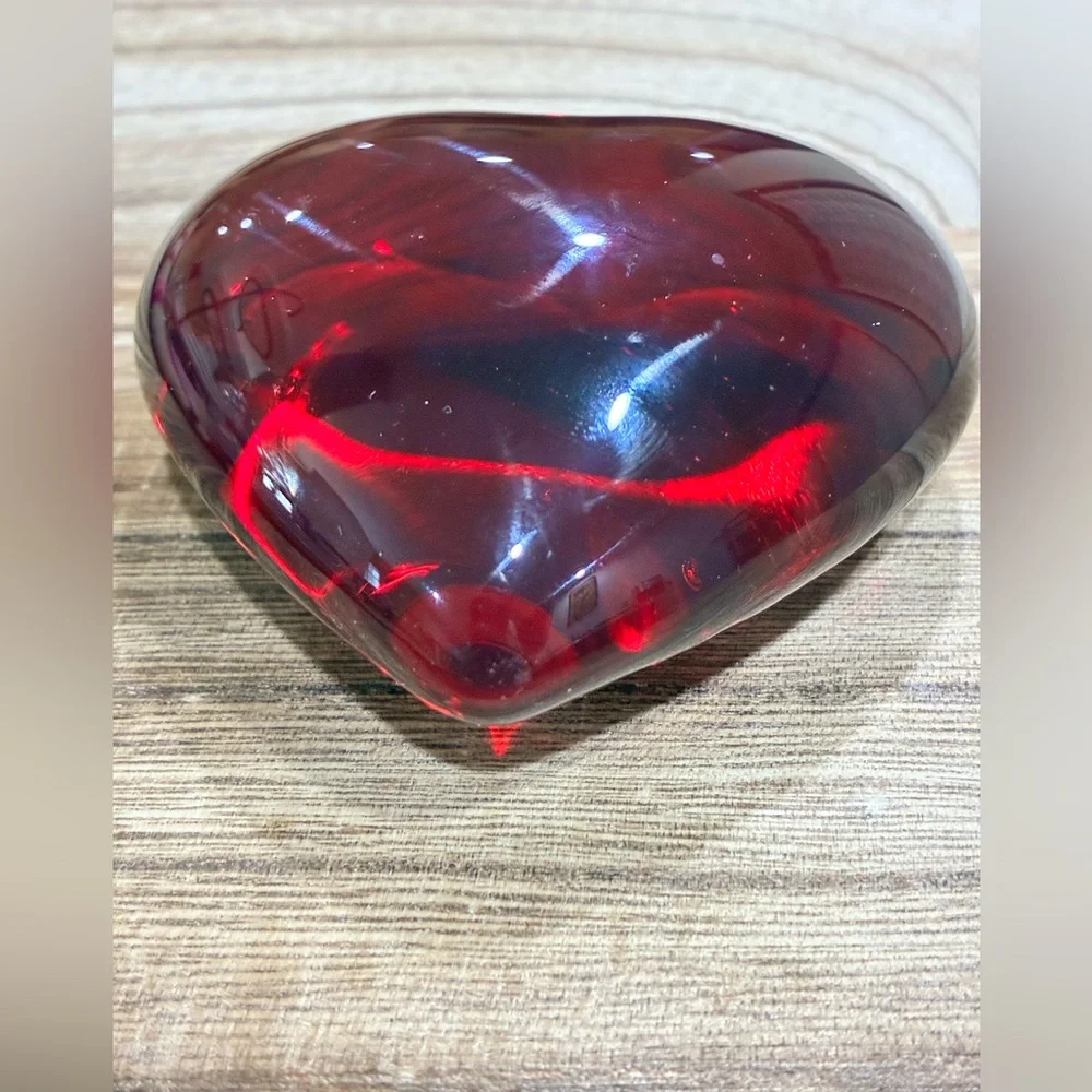 Red Heart Paperweight R.O.C. Made in Taiwan Valentine